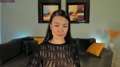 Pui Yee  online show from October 19, 2025, 2:18 pm