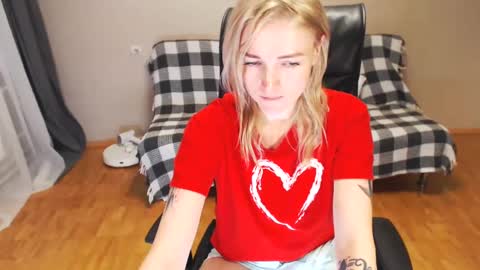 Snapshot of puma_ma chatting on January 19, 2025, 11:56 am Polly online show from January 19, 2025, 11:56 am