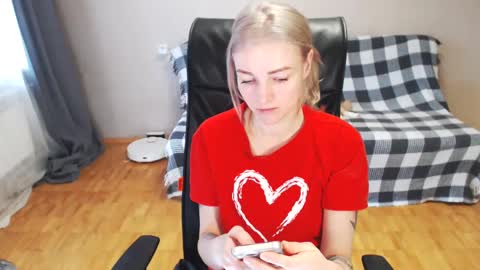 Snapshot of puma_ma chatting on February 17, 2025, 5:36 am Polly online show from February 17, 2025, 5:36 am