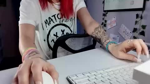 Snapshot of purple2staythnxxx chatting on November 13, 2025, 11:03 pm Purple2StayThnxxx online show from November 13, 2025, 11:03 pm