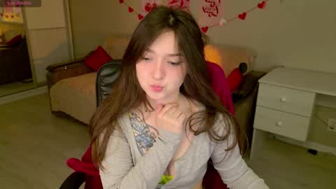 Snapshot of purple_averge chatting on November 20, 2025, 5:40 am Bella online show from November 20, 2025, 5:40 am