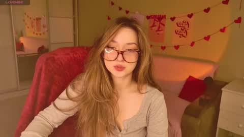 Snapshot of purple_averge chatting on December 20, 2025, 5:36 am Bella online show from December 20, 2025, 5:36 am