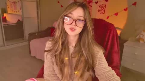 Snapshot of purple_averge chatting on December 23, 2025, 5:38 am Bella online show from December 23, 2025, 5:38 am