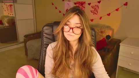 Snapshot of purple_averge chatting on January 9, 2026, 5:43 am Bella online show from January 9, 2026, 5:43 am