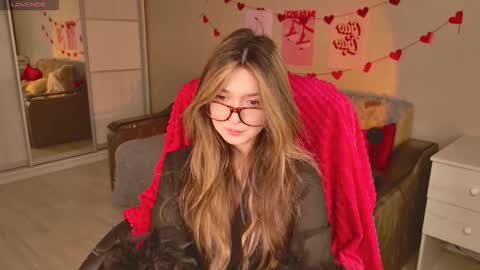 Snapshot of purple_averge chatting on January 13, 2026, 5:35 am Bella online show from January 13, 2026, 5:35 am