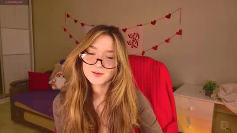 Snapshot of purple_averge chatting on February 3, 2026, 5:38 am Bella online show from February 3, 2026, 5:38 am