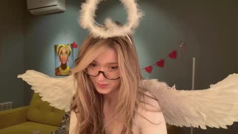 Snapshot of purple_averge chatting on February 14, 2026, 5:26 am Bella online show from February 14, 2026, 5:26 am