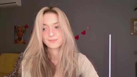 Snapshot of purple_averge chatting on February 24, 2026, 5:38 am Bella online show from February 24, 2026, 5:38 am