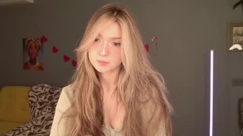 Snapshot of purple_averge chatting on February 26, 2026, 5:39 am Bella online show from February 26, 2026, 5:39 am