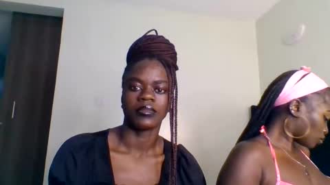 purple_honey1 online show from May 4, 2026, 1:29 pm