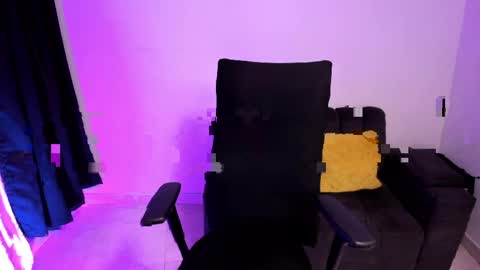 MEGANNNN online show from April 6, 2026, 4:46 am