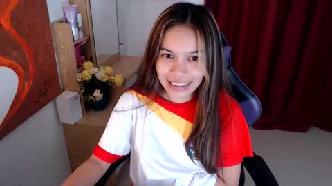 Snapshot of pussiswet_xx chatting on June 9, 2026, 3:34 pm jessy online show from June 9, 2026, 3:34 pm