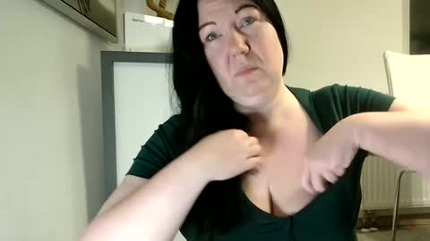 Snapshot of pussy6wetlips chatting on February 23, 2026, 4:32 am pussy6wetlips online show from February 23, 2026, 4:32 am