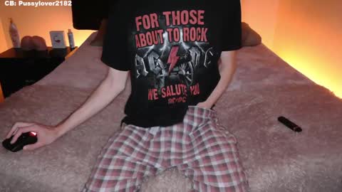 pussylover2182 online show from September 29, 2025, 3:00 am