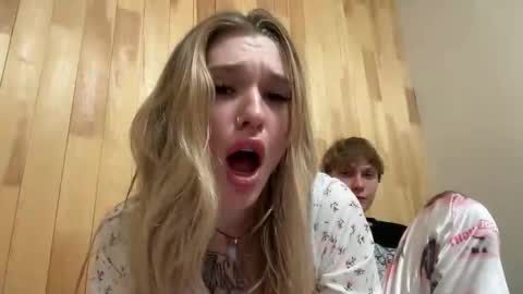 Lina online show from September 23, 2025, 8:23 pm