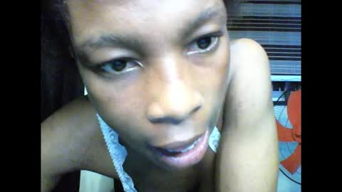 Snapshot of pussyxxjuice chatting on September 10, 2025, 7:25 pm pussyxxjuice online show from September 10, 2025, 7:25 pm