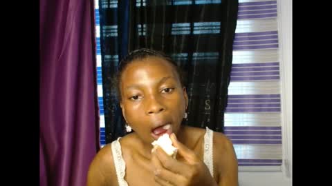 Snapshot of pussyxxjuice chatting on October 21, 2025, 10:05 am pussyxxjuice online show from October 21, 2025, 10:05 am