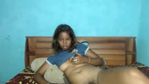 queen sexy online show from February 20, 2025, 6:17 am