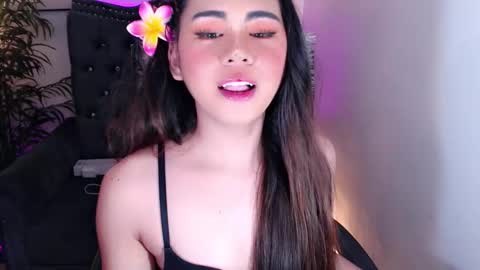 qt_luna18 online show from December 6, 2024, 5:11 pm