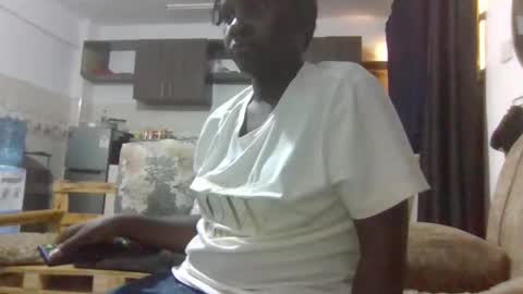 queen014 online show from November 21, 2025, 12:04 pm