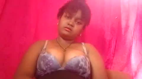 queen01love online show from November 25, 2025, 6:13 am