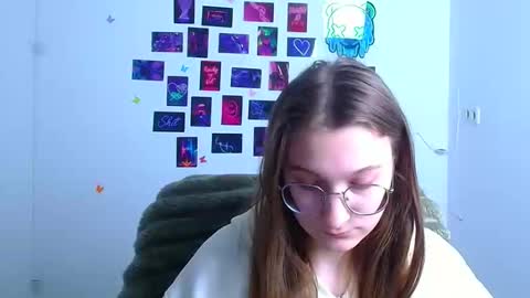 Snapshot of queen_amelie chatting on February 18, 2026, 12:34 pm Amelie online show from February 18, 2026, 12:34 pm