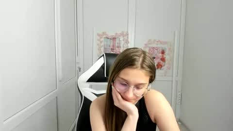 Amelie online show from June 3, 2026, 8:28 am