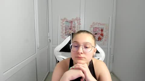 Amelie online show from June 7, 2026, 7:34 am
