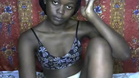 Snapshot of queen_banice chatting on September 17, 2025, 9:49 pm queen_banice online show from September 17, 2025, 9:49 pm