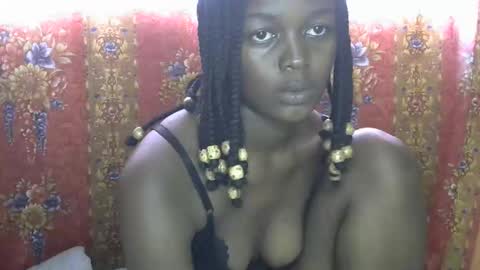 Snapshot of queen_banice chatting on October 18, 2025, 12:39 pm queen_banice online show from October 18, 2025, 12:39 pm