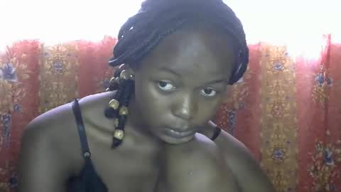 Snapshot of queen_banice chatting on October 22, 2025, 11:21 am queen_banice online show from October 22, 2025, 11:21 am