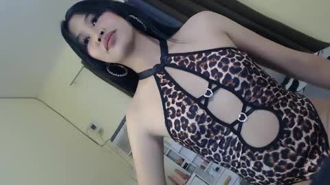 queen bella online show from April 12, 2026, 8:14 pm