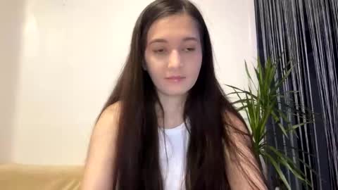 Snapshot of queen_chatur chatting on January 23, 2025, 2:39 pm Viktoria online show from January 23, 2025, 2:39 pm