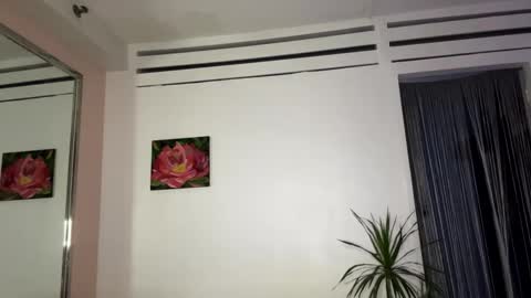 Snapshot of queen_chatur chatting on February 19, 2025, 1:28 pm Viktoria online show from February 19, 2025, 1:28 pm