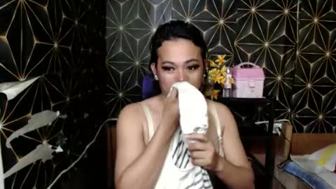 queen_ennah online show from January 19, 2025, 11:34 am