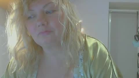 queen_jane8 online show from February 22, 2025, 3:36 pm