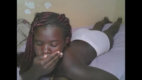 queen_latasha online show from March 13, 2026, 5:03 am