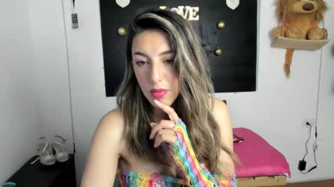 Snapshot of queen_natttyy chatting on December 10, 2024, 2:59 am queen_natttyy online show from December 10, 2024, 2:59 am