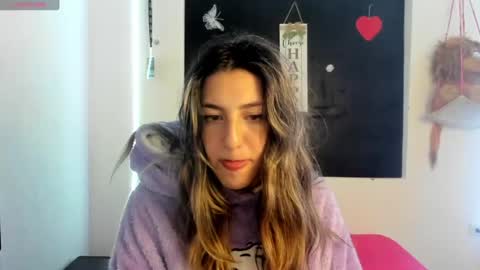 Snapshot of queen_natttyy chatting on January 14, 2025, 6:24 am queen_natttyy online show from January 14, 2025, 6:24 am