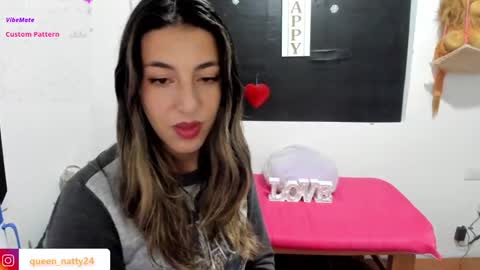 Snapshot of queen_natttyy chatting on January 19, 2025, 2:57 am queen_natttyy online show from January 19, 2025, 2:57 am