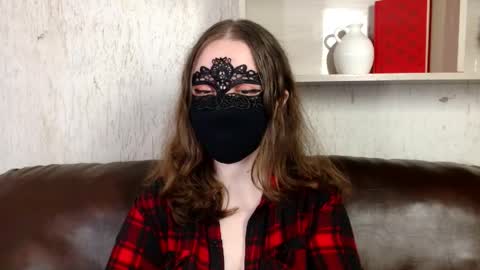 Snapshot of queen_nora chatting on April 28, 2026, 11:32 pm Nora online show from April 28, 2026, 11:32 pm