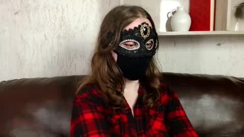 Snapshot of queen_nora chatting on May 1, 2026, 10:14 pm Nora online show from May 1, 2026, 10:14 pm