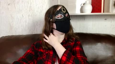 Snapshot of queen_nora chatting on May 3, 2026, 11:00 pm Nora online show from May 3, 2026, 11:00 pm
