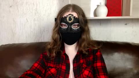 Snapshot of queen_nora chatting on May 10, 2026, 10:26 pm Nora online show from May 10, 2026, 10:26 pm