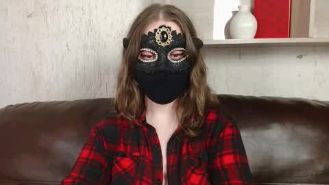 Snapshot of queen_nora chatting on May 16, 2026, 11:03 pm Nora online show from May 16, 2026, 11:03 pm