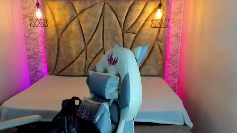   online show from January 29, 2025, 11:30 am