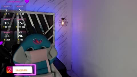   online show from September 26, 2025, 11:14 am