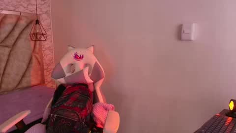   online show from November 24, 2025, 11:21 am