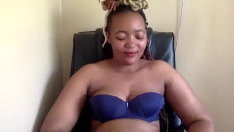 Snapshot of queenbebony2 chatting on January 29, 2025, 7:46 am Queenbebony2 online show from January 29, 2025, 7:46 am