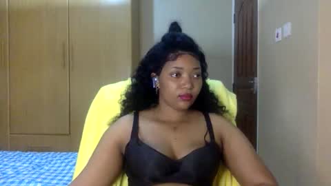 Snapshot of queenbebony2 chatting on September 14, 2025, 3:33 pm Queenbebony2 online show from September 14, 2025, 3:33 pm